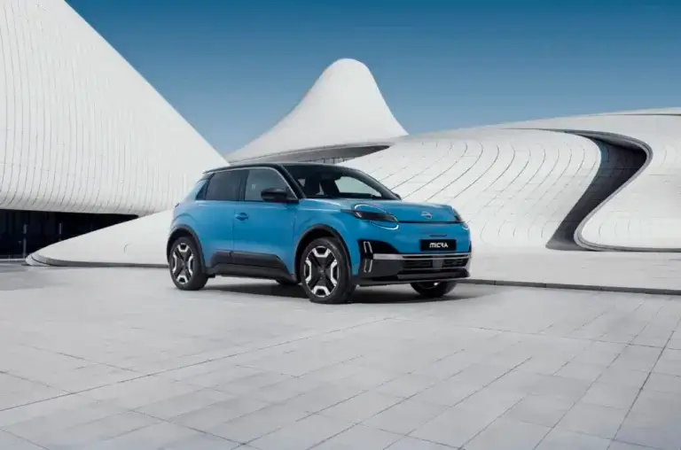 ניסאן מיקרה החשמלית: קטנה עוצמתית ומתקדמת מבפנים