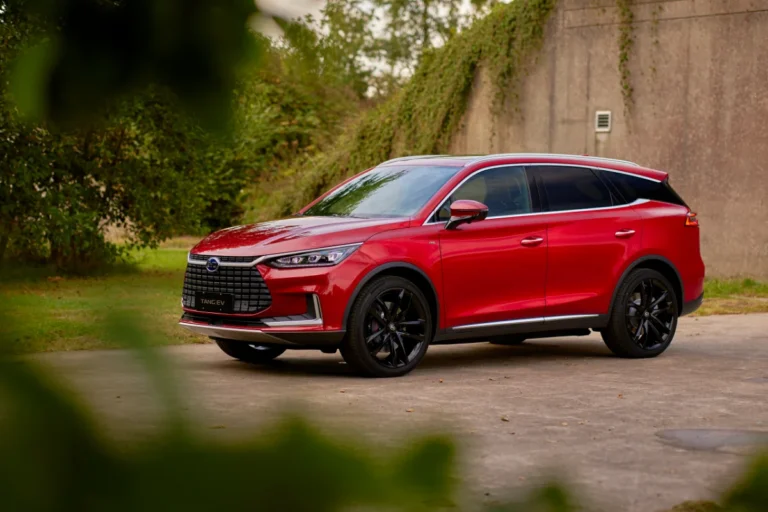 BYD Tang 2025 – רכב פנאי חשמלי פורץ דרך עם עוצמה